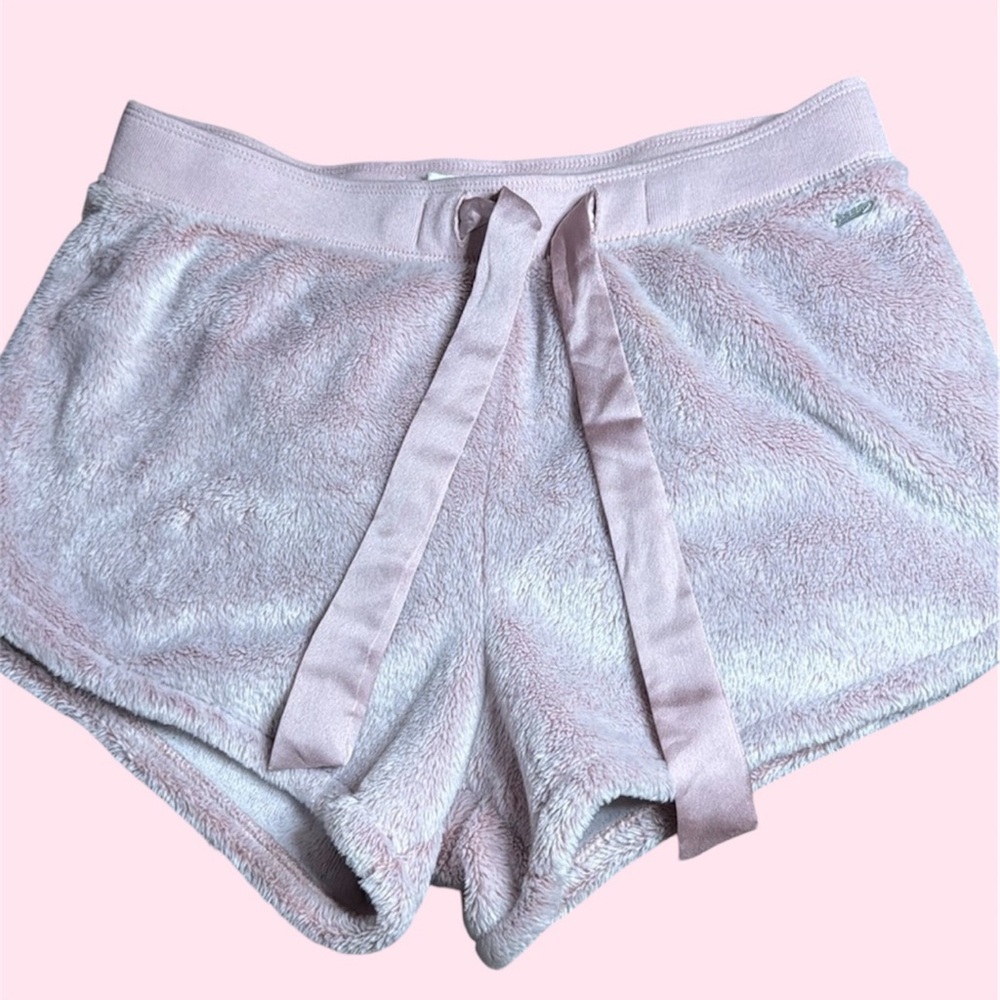 Gilly Hicks Plush Lounge Shorts in Pale Pink